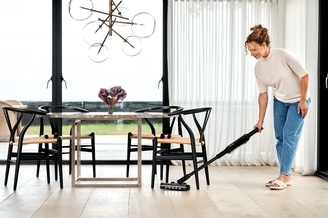 Nilfisk Move&Dock ledningsfri støvsuger m. station