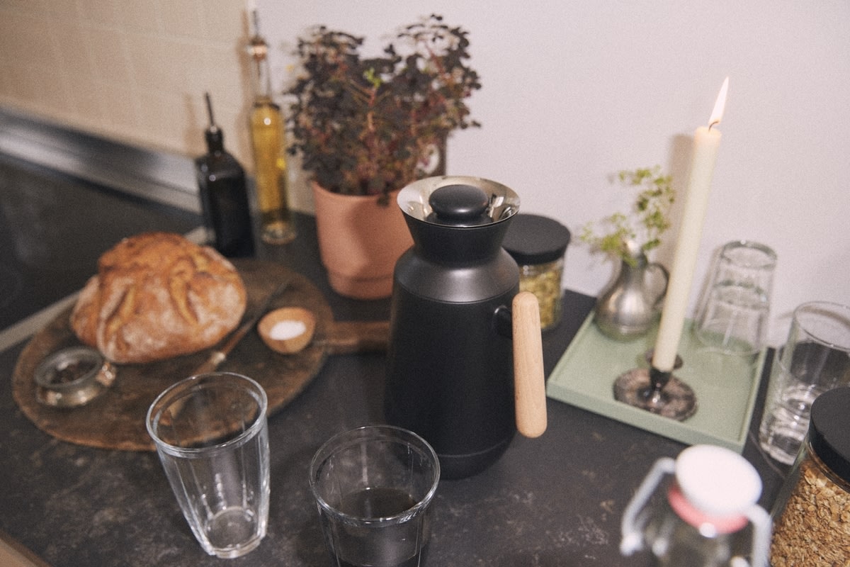 Rosendahl DayBreak Høj Termokande 1L, sort