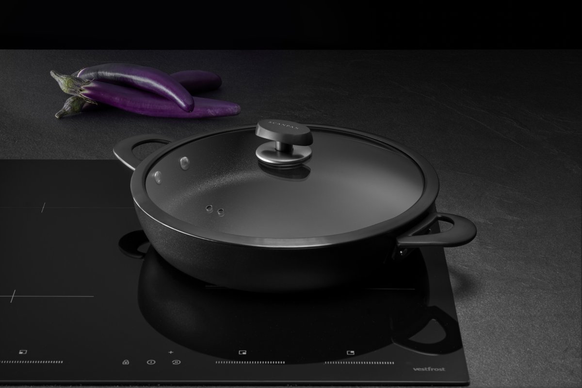 Scanpan Pro SB+ Sauterpande med glaslåg, 32 cm.