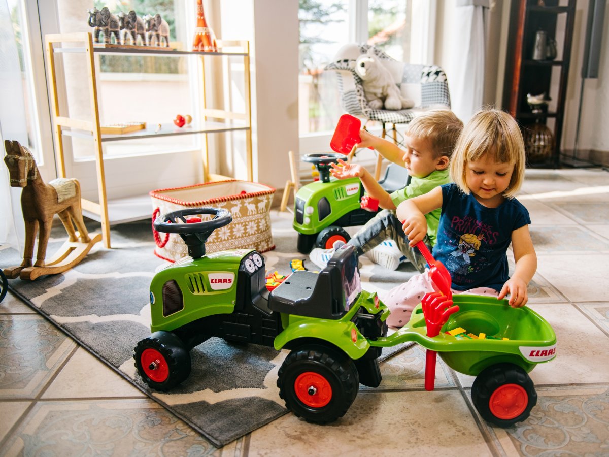 FALK Claas traktor med trailer og tilbehør