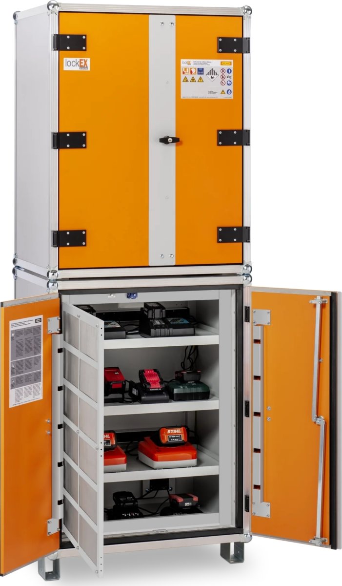 Batteriopbevaringsskab 230V m/fødder, 66x80x213 cm