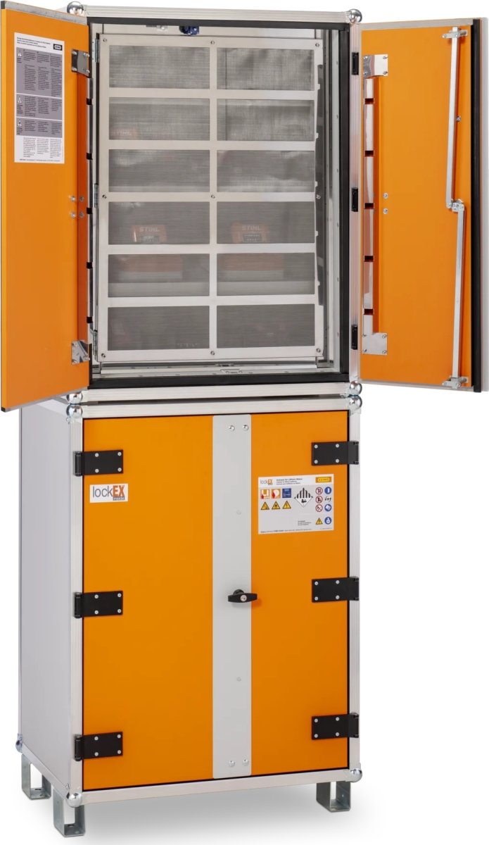 Batteriopbevaringsskab 230V m/fødder, 66x80x213 cm