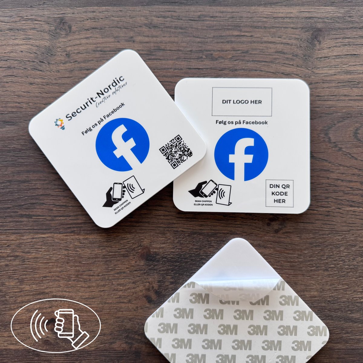 Skilt m/chip selvklæb kvadrat, eget logo, Facebook