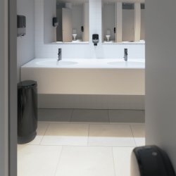 Tork H3 Mini Dispenser Håndklædeark, sort
