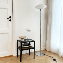 Dyberg Larsen DL20 Bordlampe, opal/krom