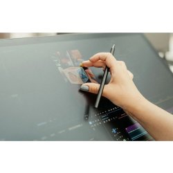 Wacom Display Cintiq 24 Touch (2025), sort