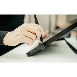 Wacom Display Cintiq 24 Touch (2025), sort