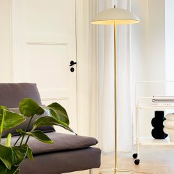 Dyberg Larsen Globus Golvlampa, vit/mässing
