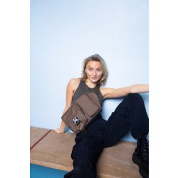 Kintobe Luca, Earth brown