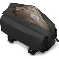 Kintobe Leo, Jet black