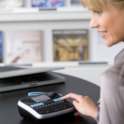 Dymo LabelManager 210D+ labelmaskine