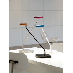 Luxo Trace bordlampe med USB oplader - Sort