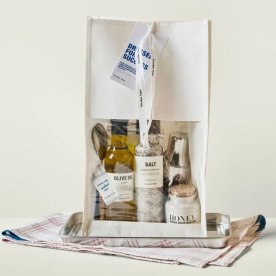 Nicolas Vahé Gavepose "Dressed For Success"